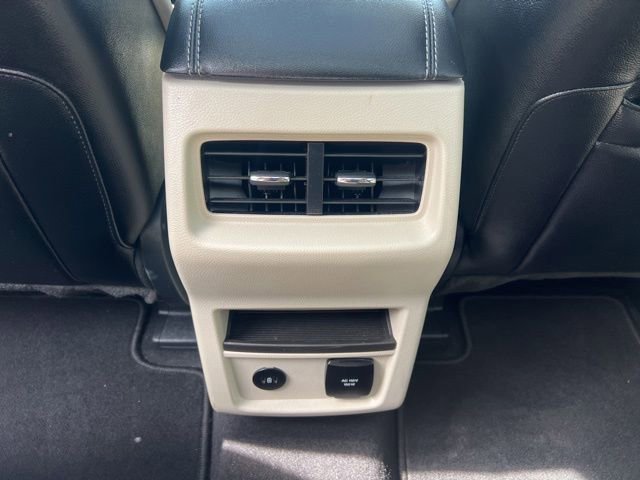 Used 2024 Ford Edge Titanium AWD/4WD image 20