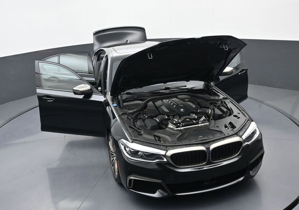 Used 2020 BMW M550i xDrive image 39