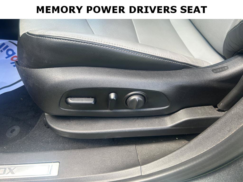 Used 2019 Chevrolet Equinox Premier FWD image 18