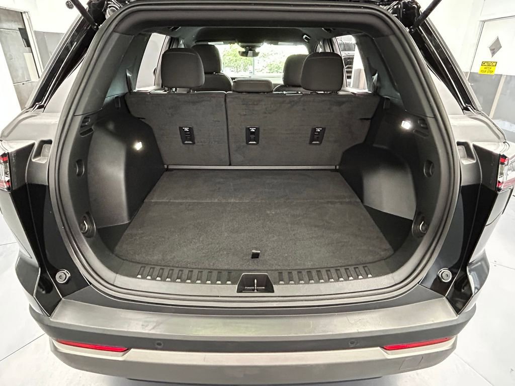Used 2025 Chevrolet Equinox LT w/ Safety and Technology Package FWD image 44