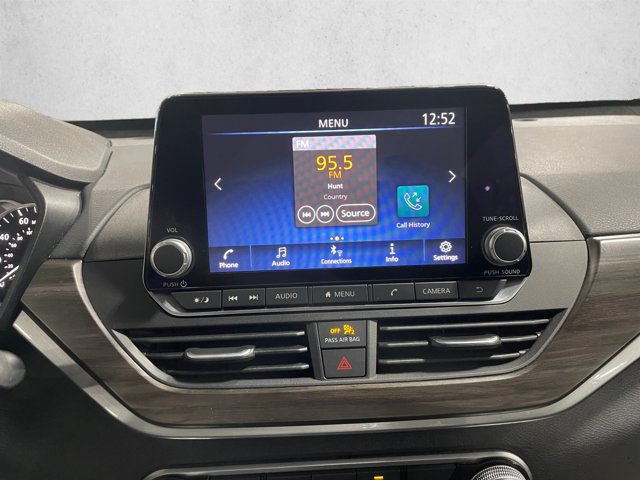 Used 2025 Nissan Altima 2.5 SV FWD image 15