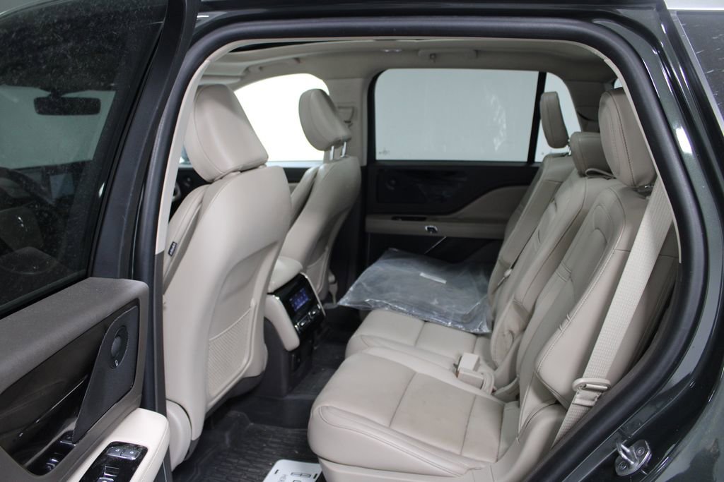 Used 2023 Lincoln Aviator Reserve w/ Equipment Group 201A image 19