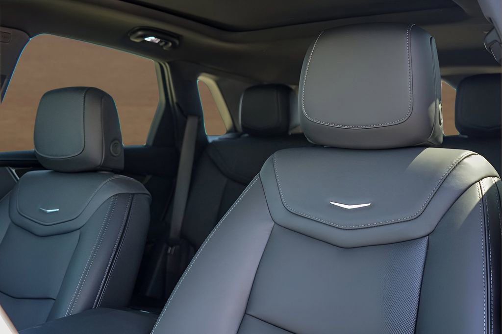 New 2026 Cadillac XT5 Sportv w/ LPO, Onyx Lite Package image 11