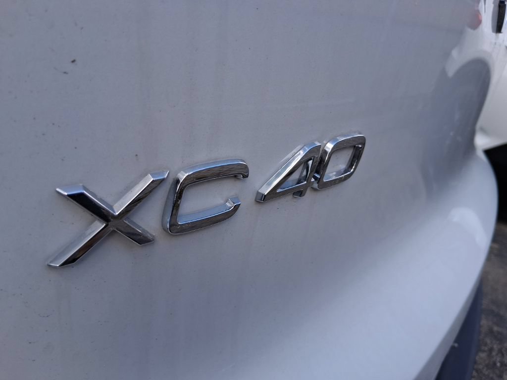 New 2026 Volvo XC40 B5 Plus w/ Protection Package Premier AWD/4WD image 7