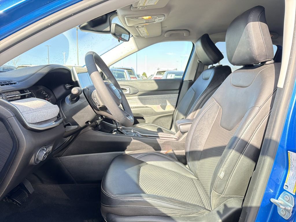 Used 2022 Jeep Compass Latitude image 11
