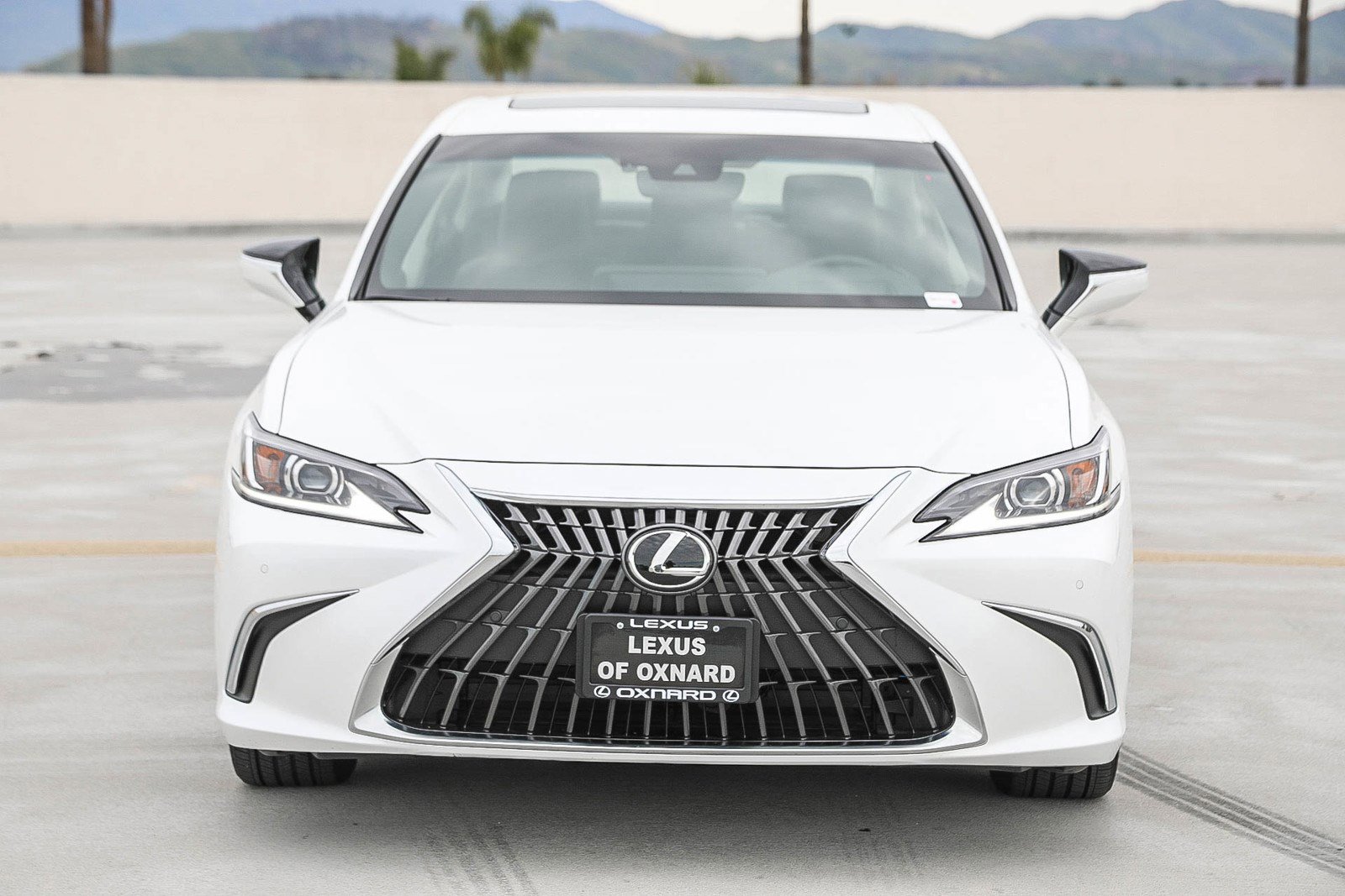 Certified 2025 Lexus ES 300h w/ Premium Package image 2
