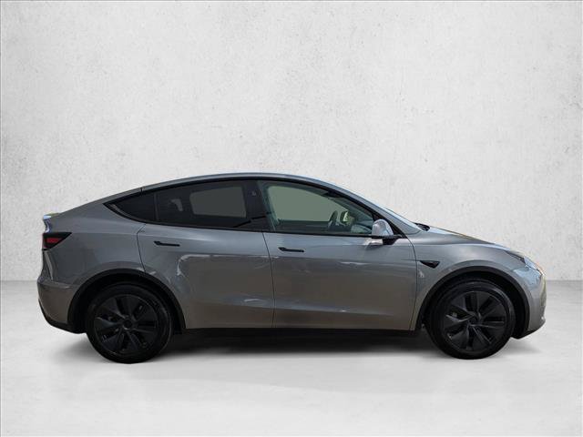 Used 2024 Tesla Model Y Long Range AWD/4WD image 4