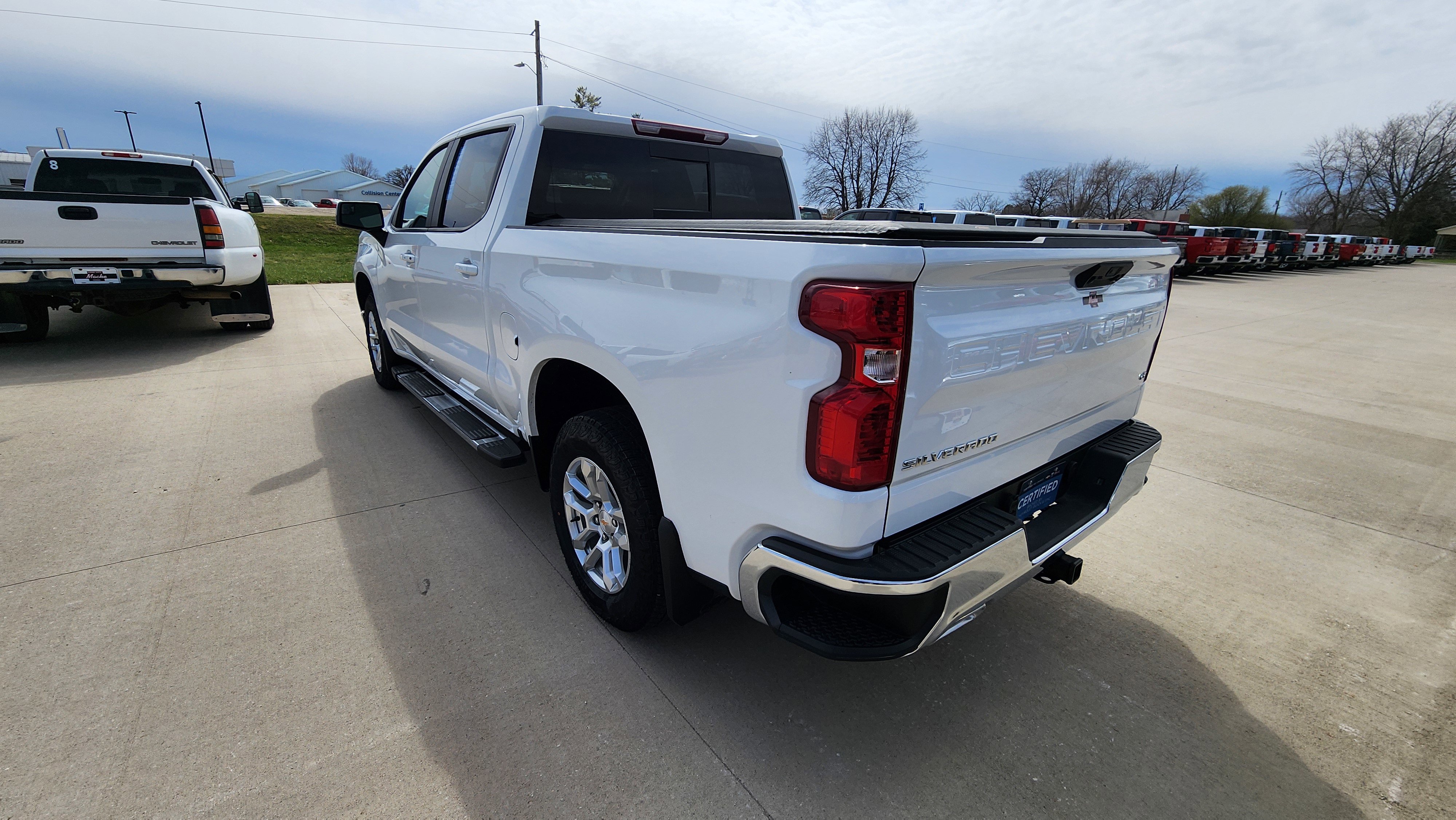 Certified 2025 Chevrolet Silverado 1500 LT AWD/4WD image 7