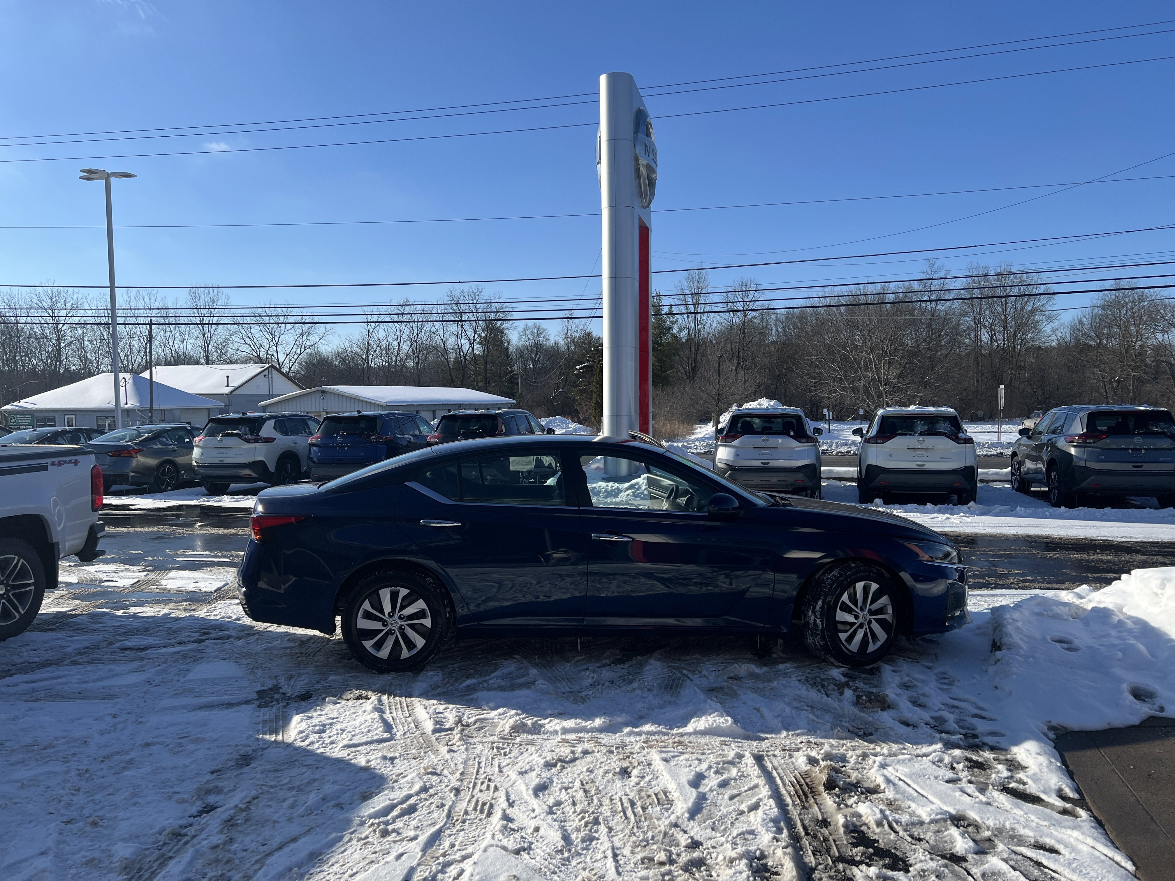 Used 2023 Nissan Altima 2.5 S image 10