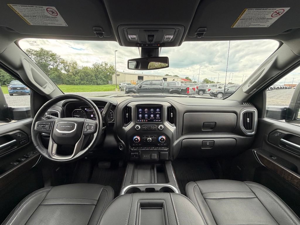 Used 2022 GMC Sierra 3500 Denali AWD/4WD image 8