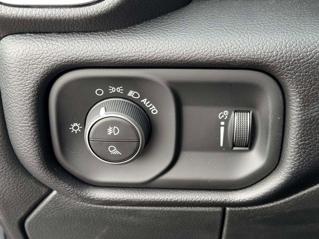 New 2026 RAM 2500 Big Horn AWD/4WD image 29