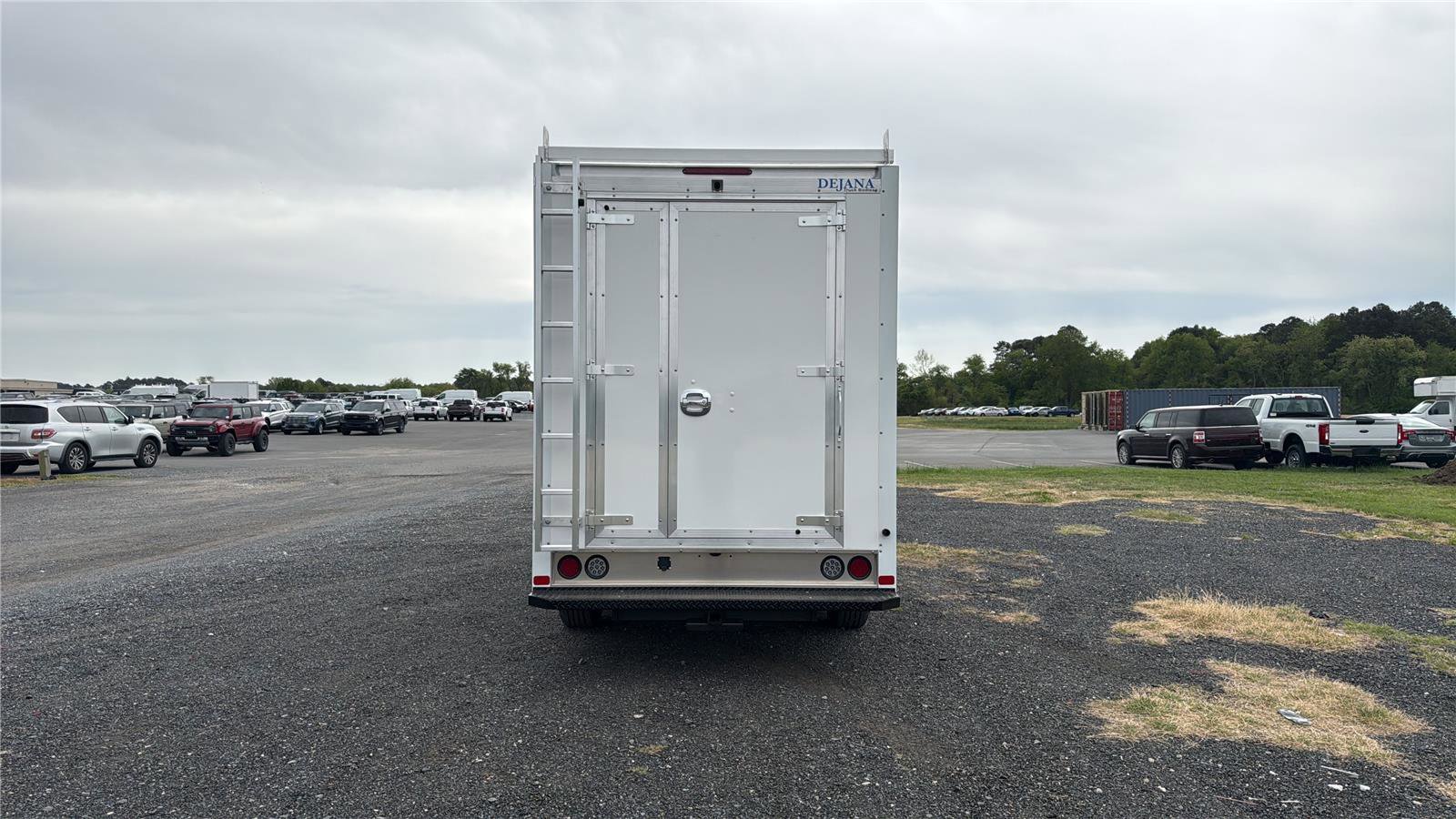 New 2027 Ford E-350 and Econoline 350 Super Duty RWD image 5