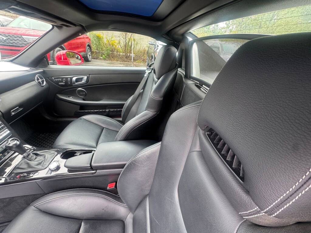Used 2015 Mercedes-Benz SLK 350 image 16