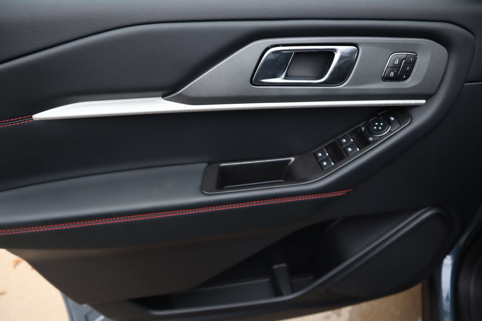 New 2026 Ford Explorer ST-Line w/ Premium Package RWD image 18