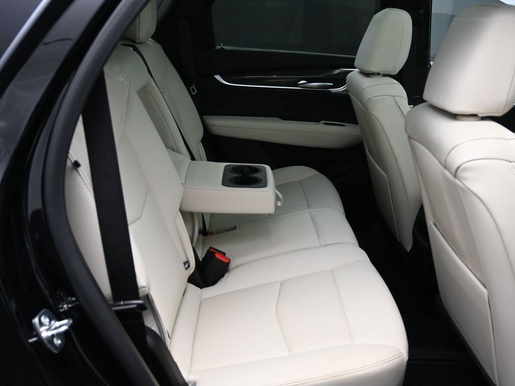 New 2026 Cadillac XT5 Sportv w/ LPO, Floor Liner Package AWD/4WD image 19