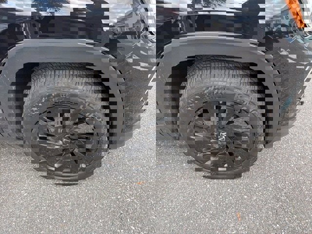 Certified 2024 Volkswagen Atlas SE image 4