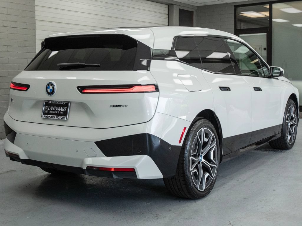 Used 2025 BMW iX xDrive50 AWD/4WD image 29