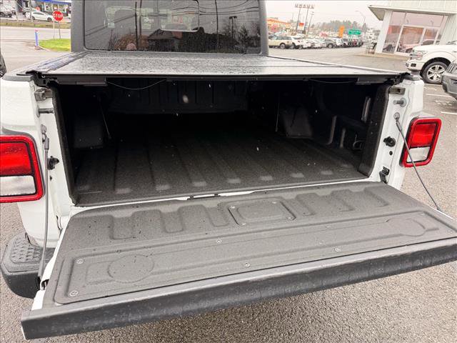 Used 2022 Jeep Gladiator Mojave w/ Cold Weather Group image 9
