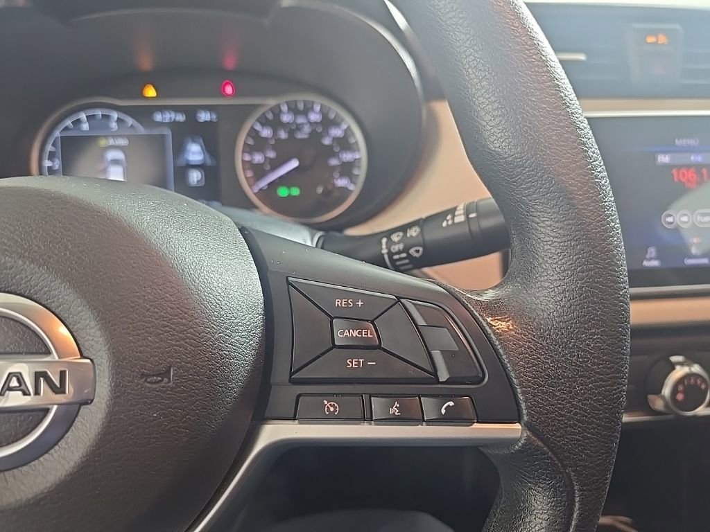 Used 2022 Nissan Versa SV image 12