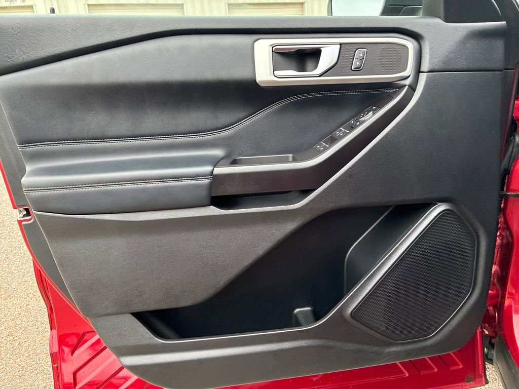 Used 2020 Ford Explorer XLT w/ Equipment Group 202A image 11