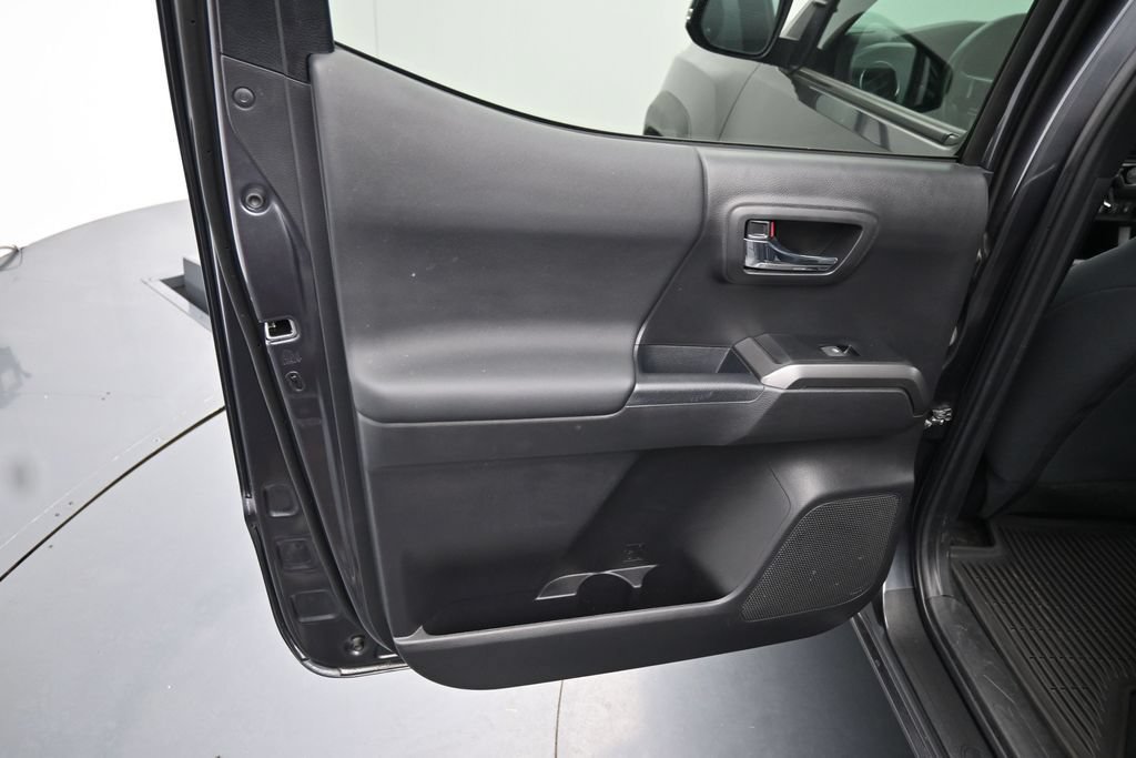 Used 2023 Toyota Tacoma TRD Off-Road AWD/4WD image 16