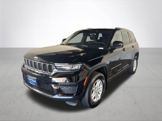 Certified 2025 Jeep Grand Cherokee Laredo w/ MOPAR Finishing Package AWD/4WD image 2