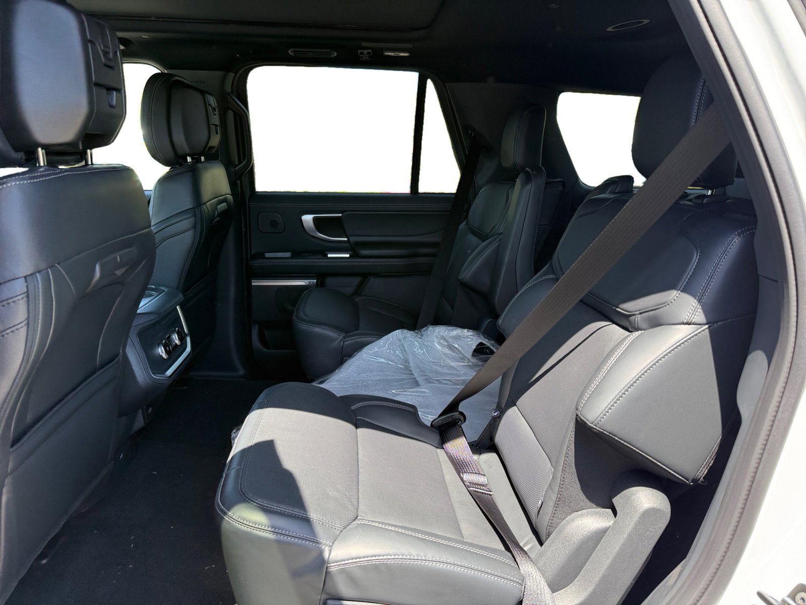 New 2026 Ford Expedition Platinum image 16