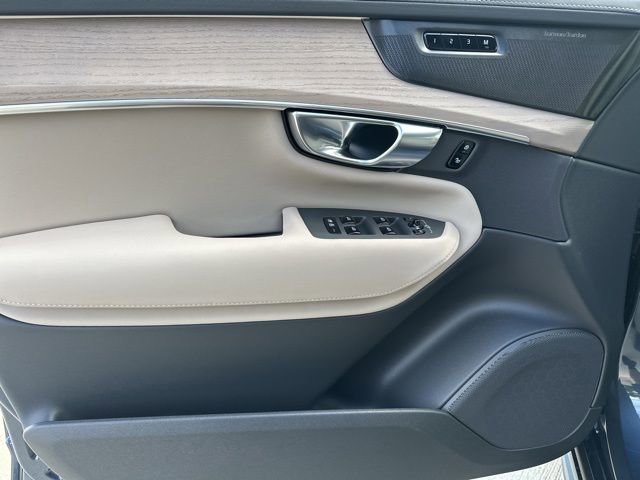 New 2026 Volvo XC90 B6 Plus w/ Protection Package Premier image 12