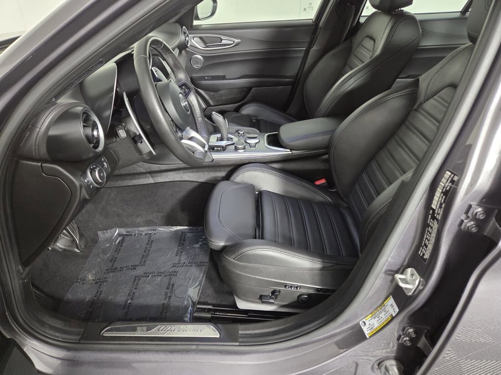 Used 2024 Alfa Romeo Giulia Veloce image 13