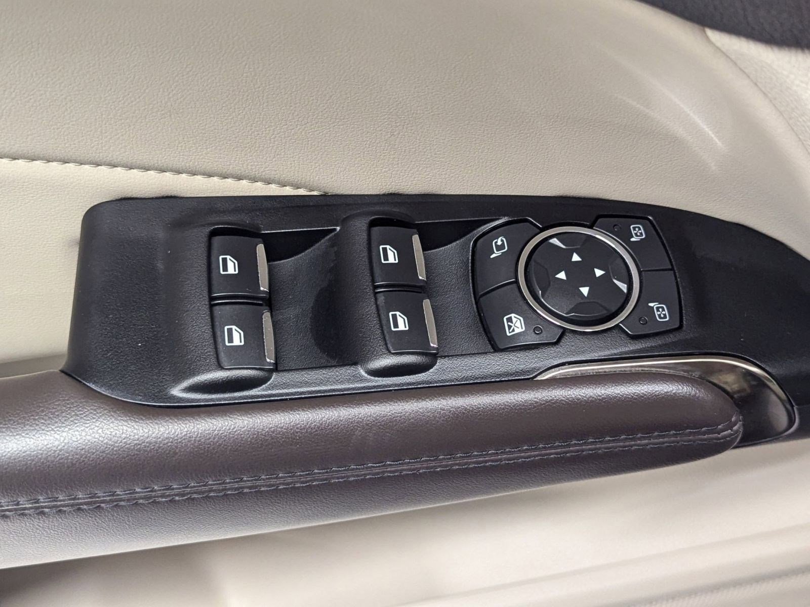 Used 2019 Lincoln MKC Select w/ Select Plus Package image 18