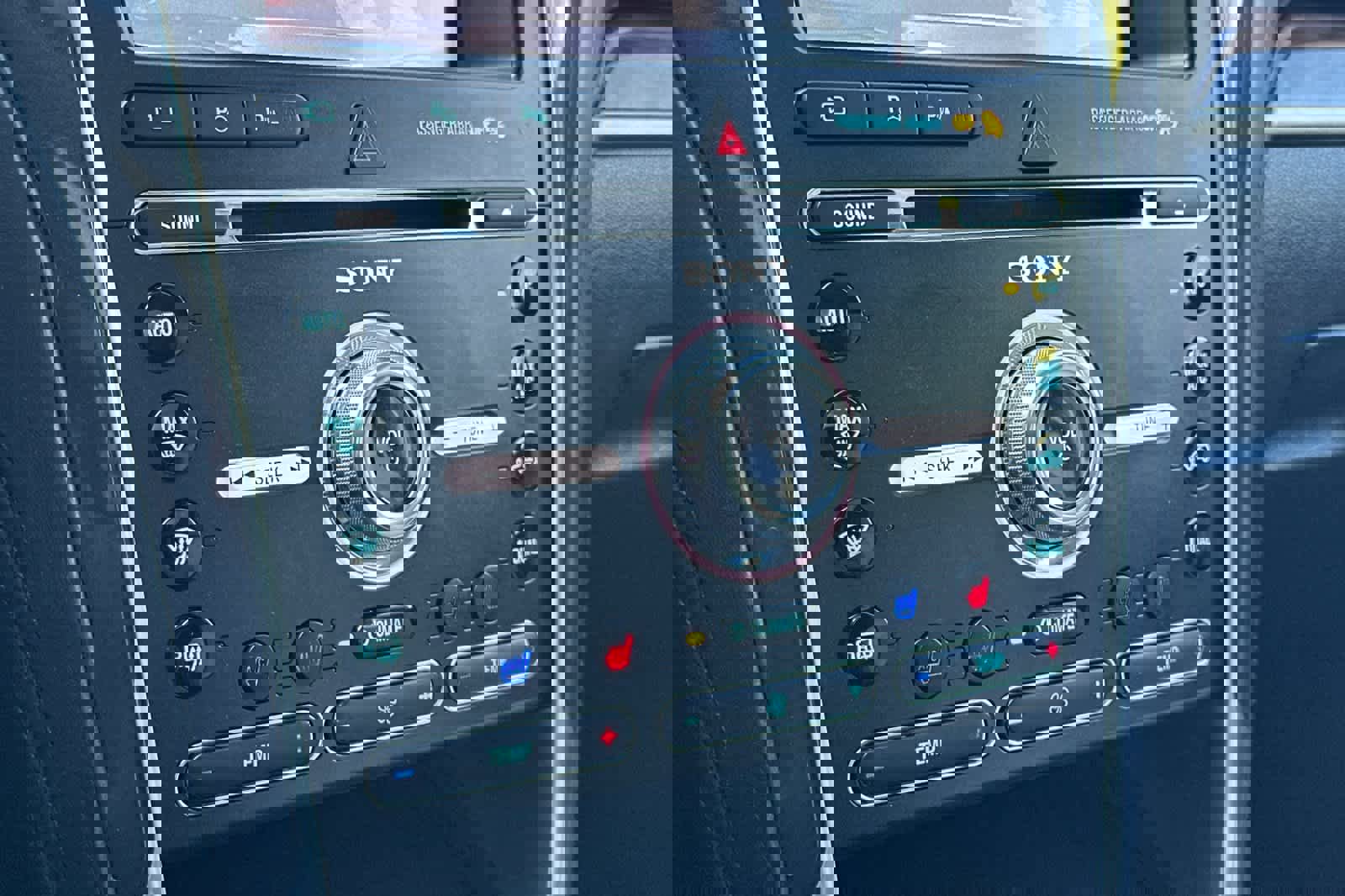 Used 2017 Ford Explorer Platinum image 23