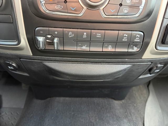 Used 2018 RAM 2500 Big Horn w/ Sport Appearance Group AWD/4WD image 18