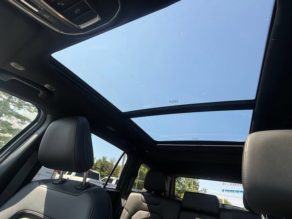 New 2026 Jeep Cherokee Overland w/ Advanced Pro Tech Group AWD/4WD image 31