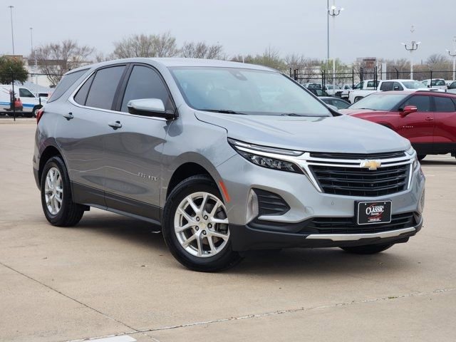 Used 2024 Chevrolet Equinox LT image 2