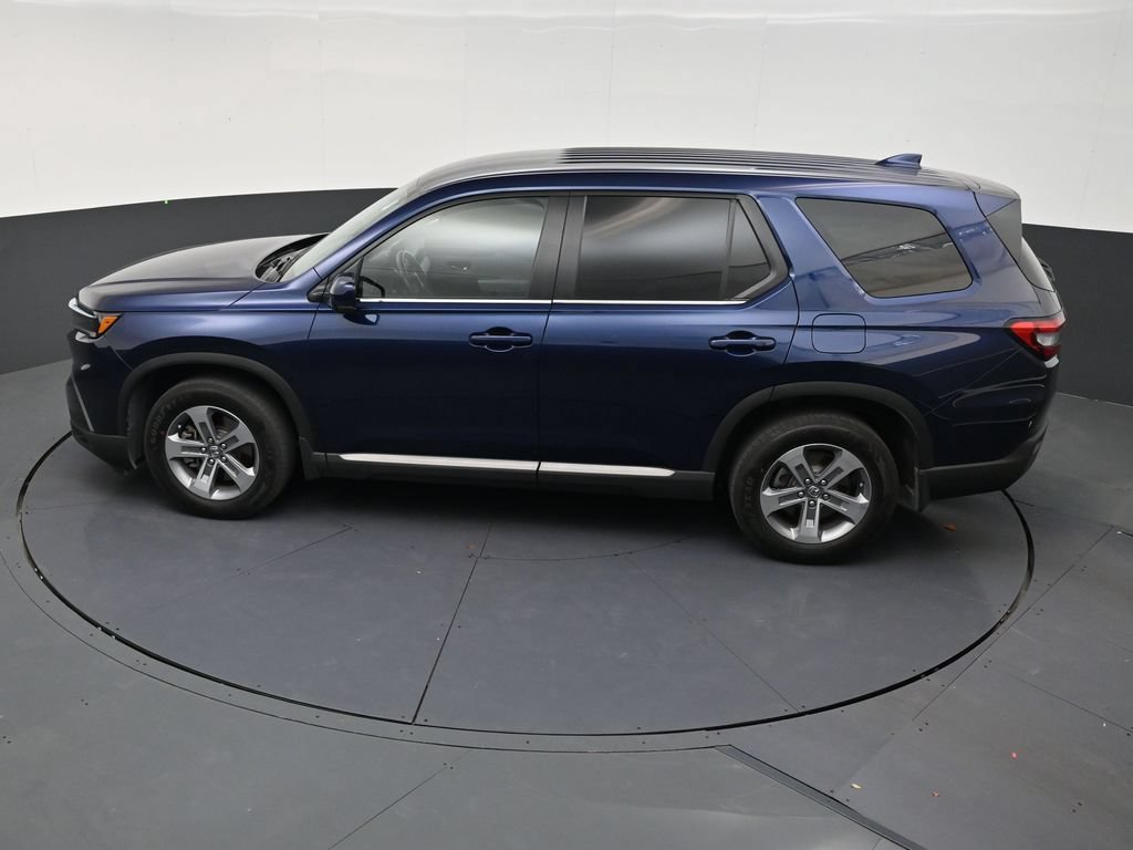 Used 2025 Honda Pilot EX-L image 11