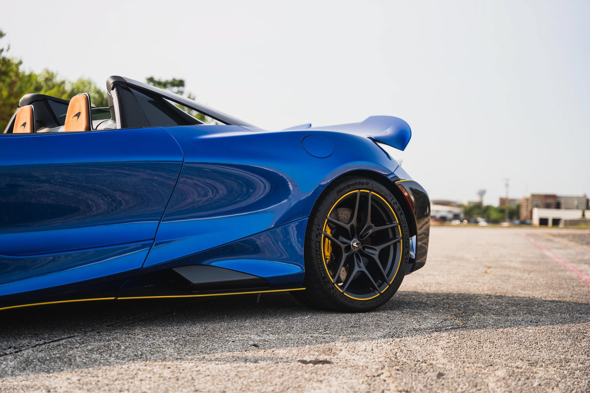 Used 2022 McLaren 765LT RWD image 5
