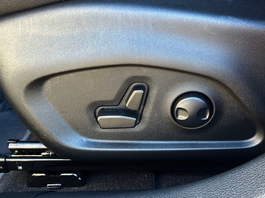 Used 2025 Jeep Compass Latitude w/ Convenience Group image 11