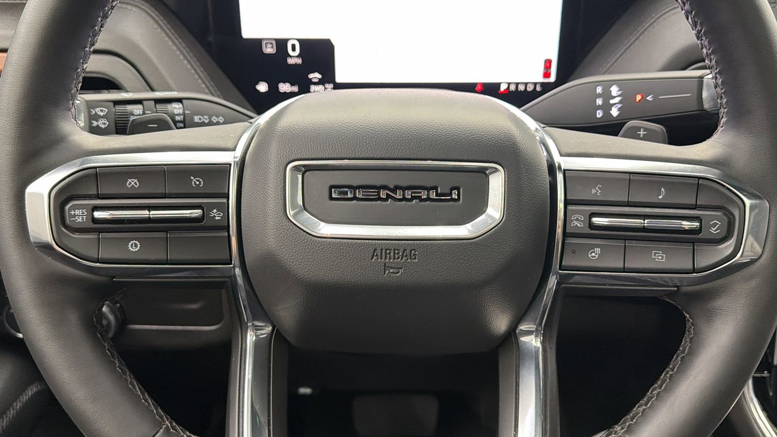 Used 2025 GMC Yukon XL Denali w/ Sun & Power Step Package image 25