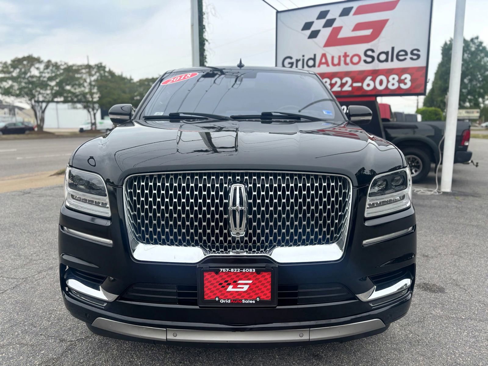 Used 2018 Lincoln Navigator Select w/ Technology Package AWD/4WD image 8