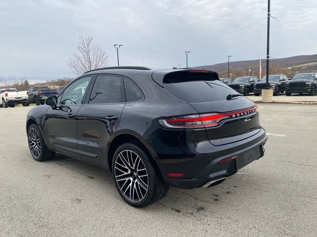 Used 2022 Porsche Macan Base image 4