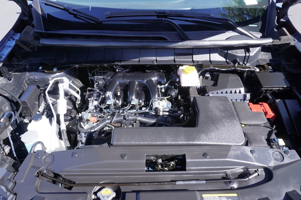 Certified 2025 Nissan Pathfinder SV image 7