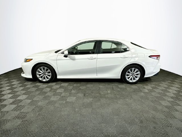 Used 2020 Toyota Camry LE w/ Convenience Package FWD image 5