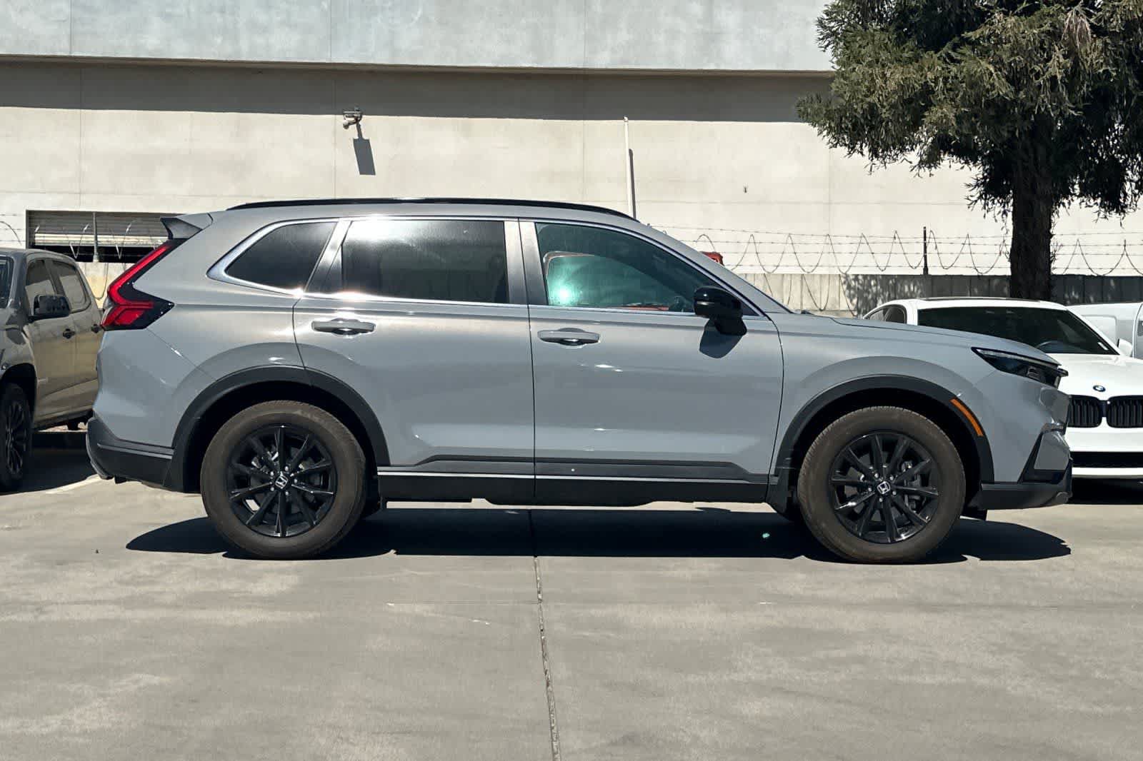 Used 2025 Honda CR-V Sport-L image 9