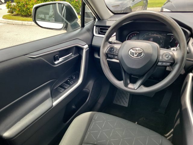 Used 2024 Toyota RAV4 XLE FWD image 21