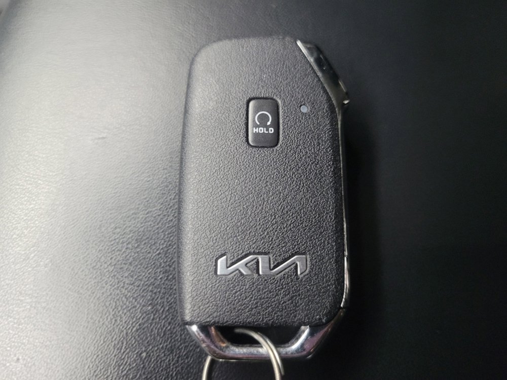 Used 2022 Kia Telluride S image 32