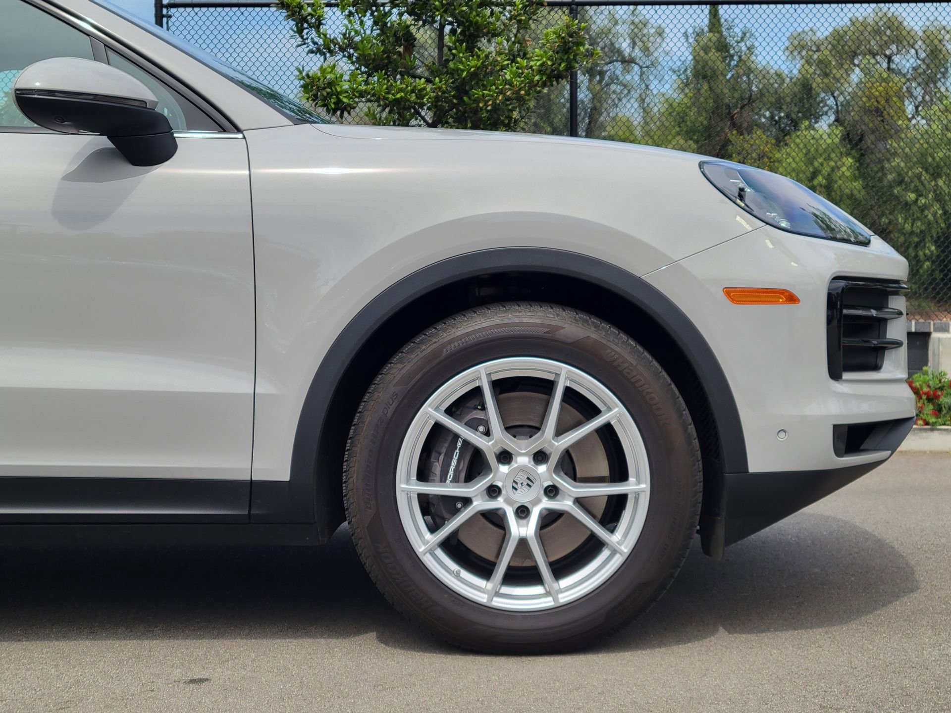 Used 2025 Porsche Cayenne Coupe AWD/4WD image 11