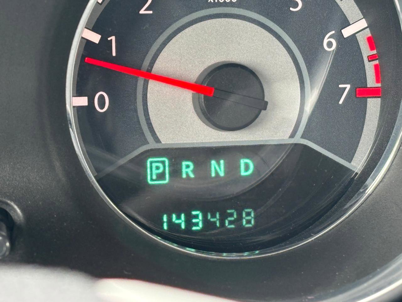 Used 2014 Chrysler 200 Limited w/ Sun/Sound Group FWD image 12