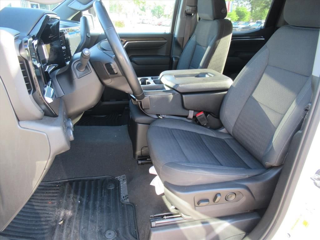 Used 2024 Chevrolet Silverado 1500 LT AWD/4WD image 16