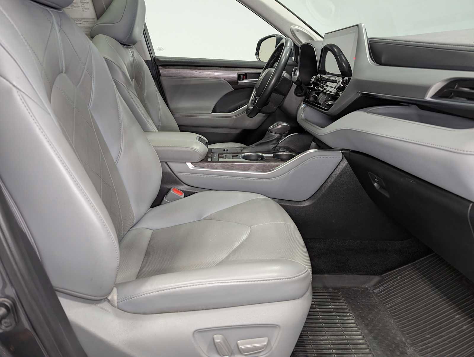 Used 2021 Toyota Highlander Platinum image 46