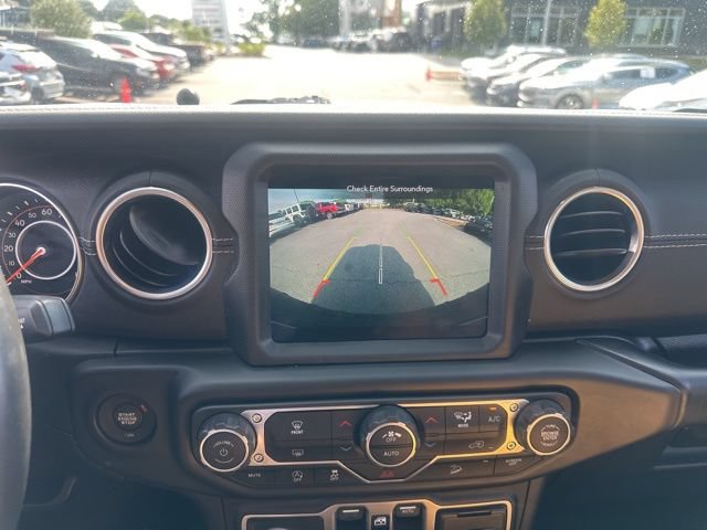 Used 2018 Jeep Wrangler Unlimited Sahara w/ Dual Top Group AWD/4WD image 27